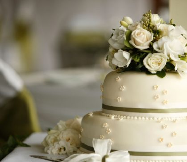 Time to Make Your Special Day Memorable with Cakes Right at Your Door Step